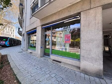 local commercial à vendre