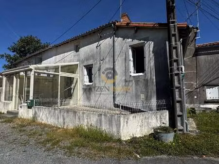 vente maison à secondigny (79130) : à vendre / 53m² secondigny