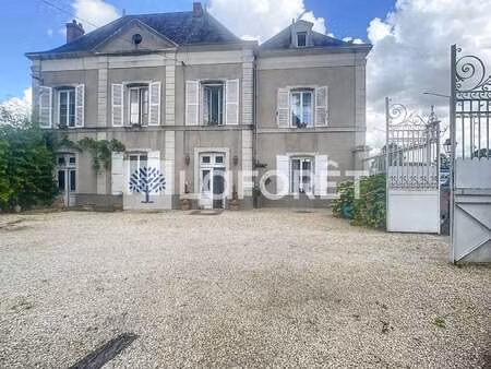 vente maison à thouars (79100) : à vendre / 270m² thouars