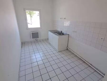 vente appartement 3 pièces à pont-de-buis-lès-quimerch (29590) : à vendre 3 pièces / 64m² 