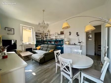 appartement 3 pièces 77 m²
