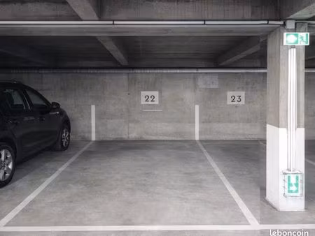 parking/box lyon 8ème