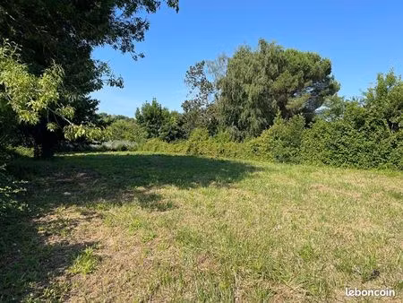 brie sous mortagne - terrain constructible 610 m2