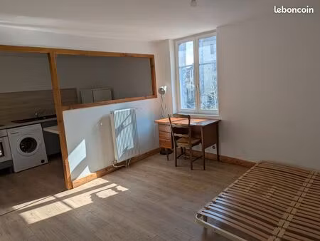 prox écoles iut hôpital f1 tb équipé chauffage inclus