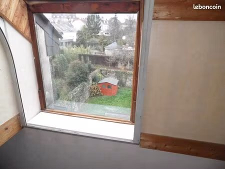 boulevard michelet t2 duplex 30 m²  proche facultés  bus  tramway michelet sciences