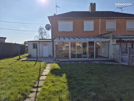 maison 3 ch. jardin et garage