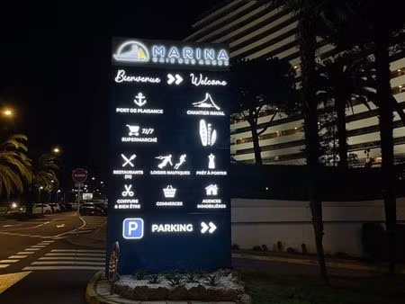 parking le baronnet marina baie des anges