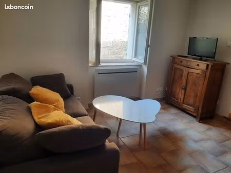 coquet studio meublé dans mas rénové
