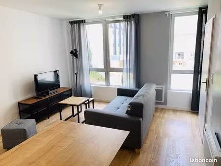 t2 meublé 47 m² – vieux-lille – parking sécurisé