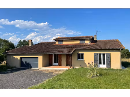 location maison  212 m² t-5 à grenade  1 368 €
