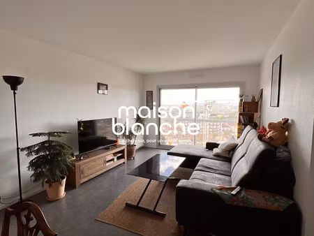t2 lumineux avec balcon - quartier gare st jean