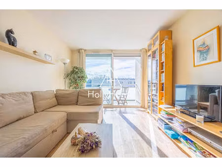 t3 lumineux - balcon - parking
