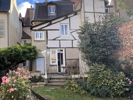 rare - quartier historique  immeuble de rapport compose de 5 lots