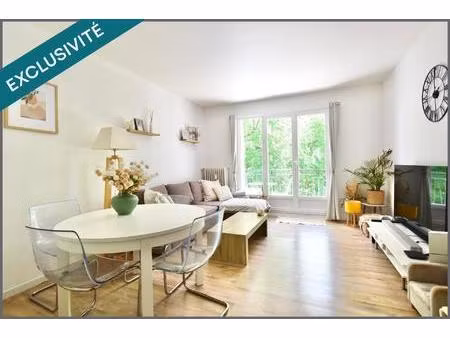 bel appartement 2 chambres avec balcon  cave et parking