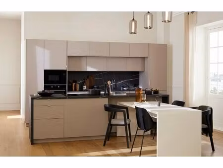 t2 sud ouest en etage avec 10m2 de terrasse proche metro
