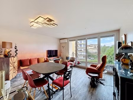 t3 rénové avec balcon  ascenseur et clim - aucun travaux