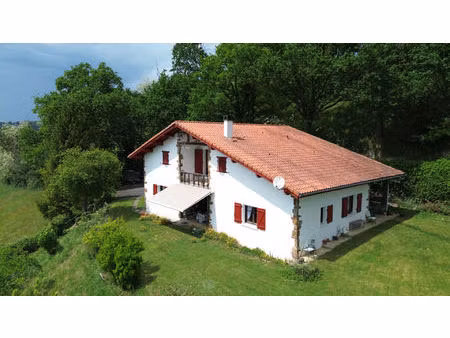 à 5 minutes d'hasparren - maison 178m² - 1 52 hectare