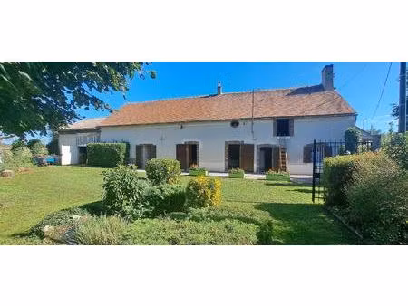 maison de campagne 75 m²  3 pièces avec dépendances et bois