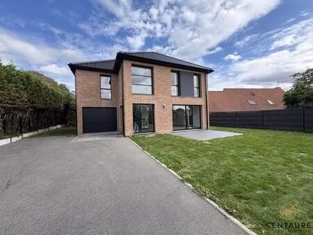 maison de 6 pièces de luxe en location à neuville-en-ferrain  hauts-de-france