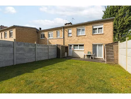 maison familiale 1960  trois chambres  jardin et garage