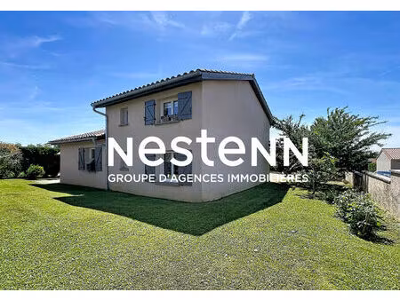 a vendre: villa 4 chambres avec piscine traditionnelle - la chapelle-de-guinchay (71570)