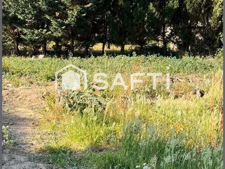terrain 840m2 constructible et libre constructeur