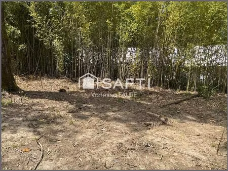 terrain 840m2 constructible et libre constructeur