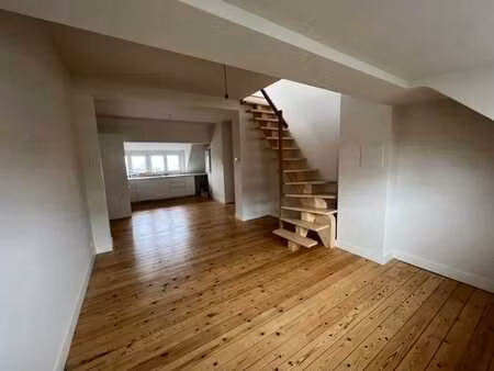 schaerbeek  magnifique duplex rénové +/- 75 m²  2 ch