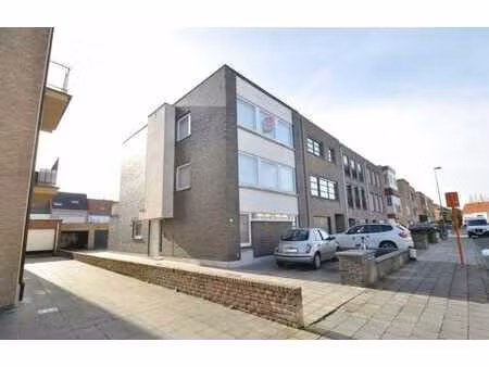 appartement au rez-de-chaussée avec deux chambres à coucher…