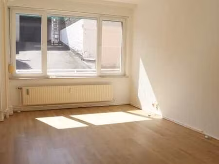 a louer !!! appartement 1 chambre au rez-de-chaussée !