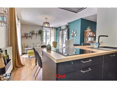 appartement marseille 10 m² t-3 à vendre  180 000 €