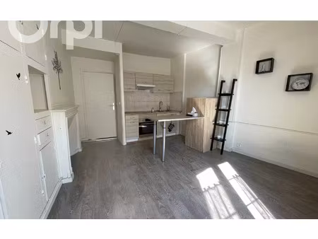 location appartement  m² t-2 à senlis  580 €