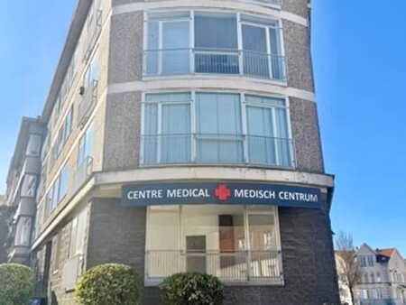 cabinet médical dans centre de santé à louer +/ - 130m2