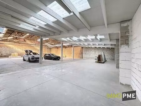 entrepôt sécurisé  avec atelier et bureaux