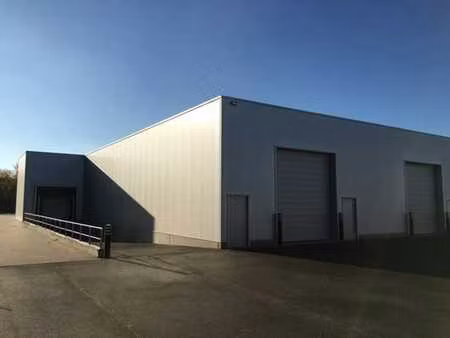 instapklare industrieel gebouw van 1100m²  bestaande uit 100