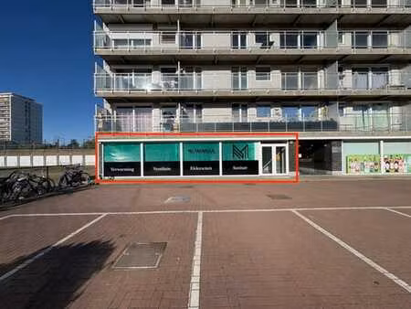 surface commerciale à louer le long de la n1 à malines