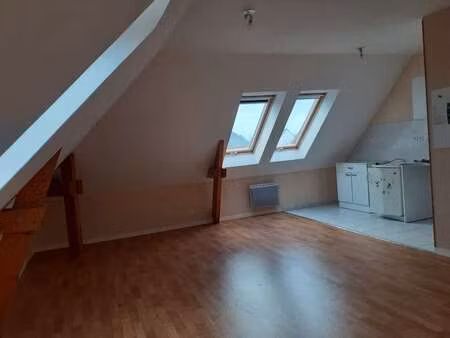 location appartement 2 pièces à tinténiac (35190) : à louer 2 pièces / 33m² tinténiac