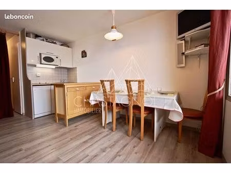 studio 1 pièce 22 m²