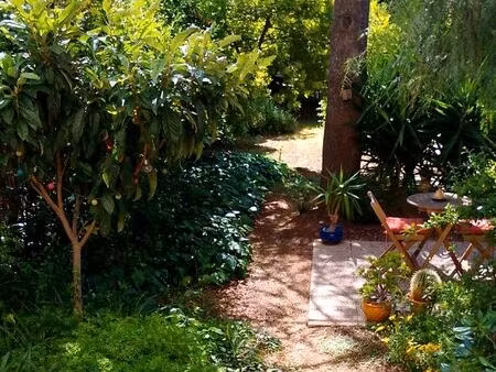 grand studio rez de jardin sanary