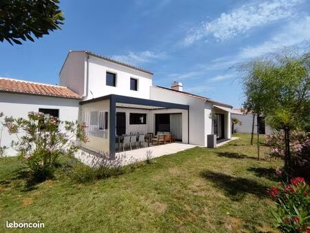 grande maison à 100m de la plage de la linière