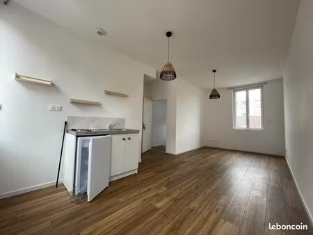 studio 1 pièce 27 m²