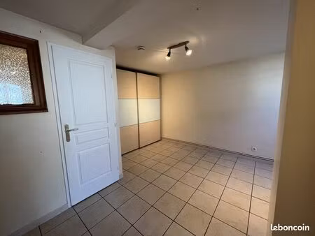 studio 1 pièce 20 m²