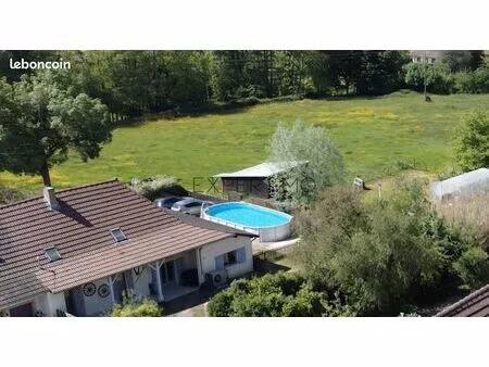 propriété 5 pièces 169 m²