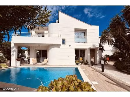 propriété 7 pièces 210 m²