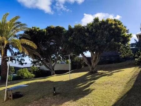 t4 + jardin arboré petite île ville
