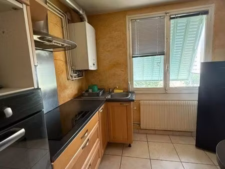 t2 meublé 57m2-parking sécurisé – balcon