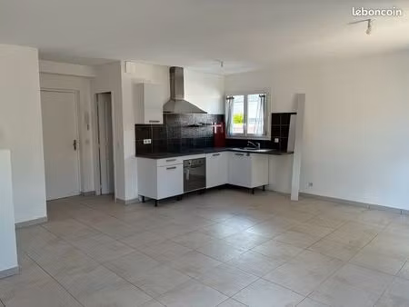 duplex t4 procher mer avec terrasse et parking