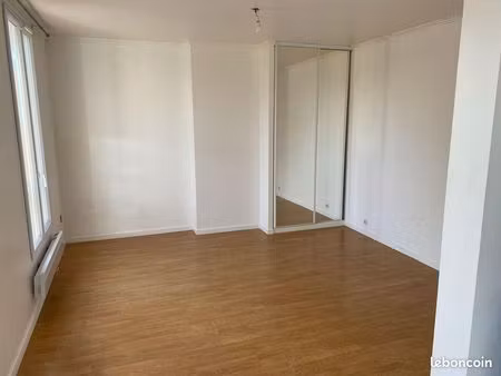 studio 1 pièce 25 m²