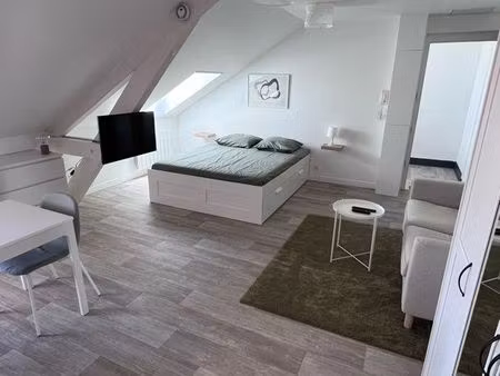 à louer studio meublé entièrement rénové