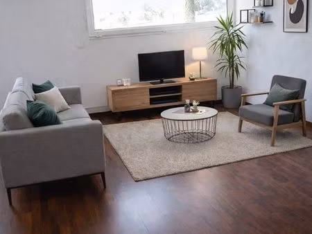 t3 74m² terasse couverte + parking